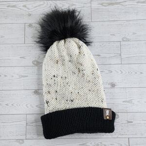 Aracely's Crochet Knit Beanie Removable Pom OSFA